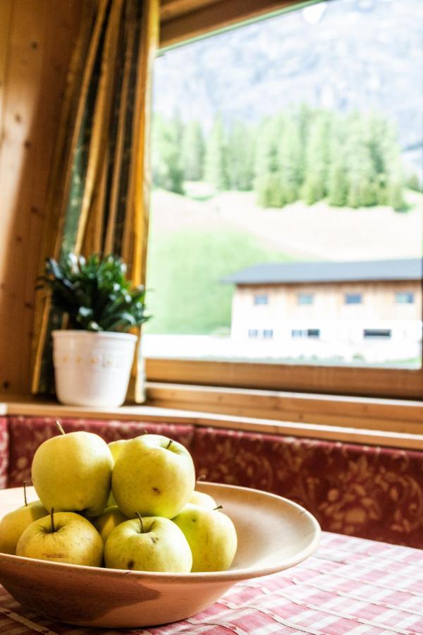 B&B - Hotel Ciasa Rue Blanch San Cassiano  Exterior photo