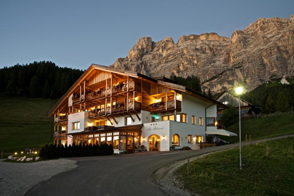B&B - Hotel Ciasa Rue Blanch San Cassiano  Exterior photo
