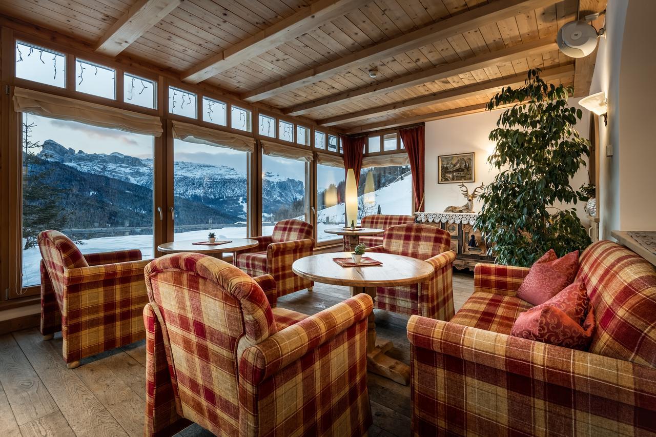 B&B - Hotel Ciasa Rue Blanch San Cassiano  Exterior photo
