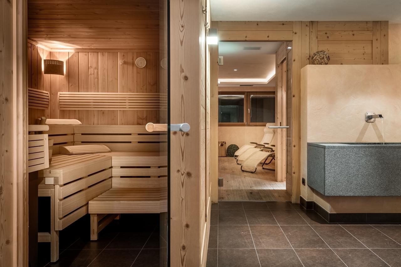 B&B - Hotel Ciasa Rue Blanch San Cassiano  Exterior photo