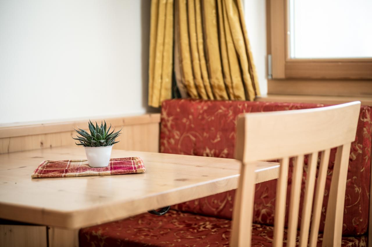 B&B - Hotel Ciasa Rue Blanch San Cassiano  Exterior photo